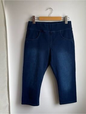 NWT Game Changing High-Rise Capri No Sideseams Ultimate Comfort Dark Rinse Wash